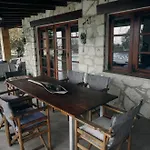 Koutsini Πάνω Ακουρδάλεια