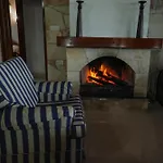 Koutsini Βίλα Πάνω Ακουρδάλεια