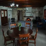 Koutsini Βίλα