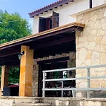 Koutsini Βίλα Πάνω Ακουρδάλεια