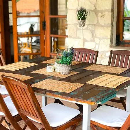 Koutsini * Pano Akourdalia