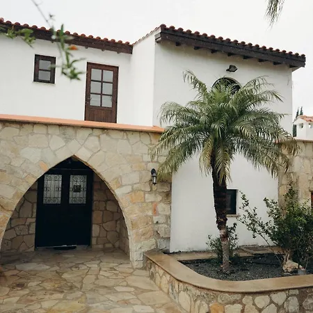 Koutsini * Πάνω Ακουρδάλεια