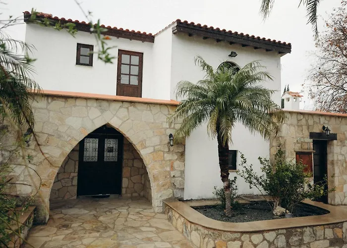 Koutsini * Pano Akourdalia