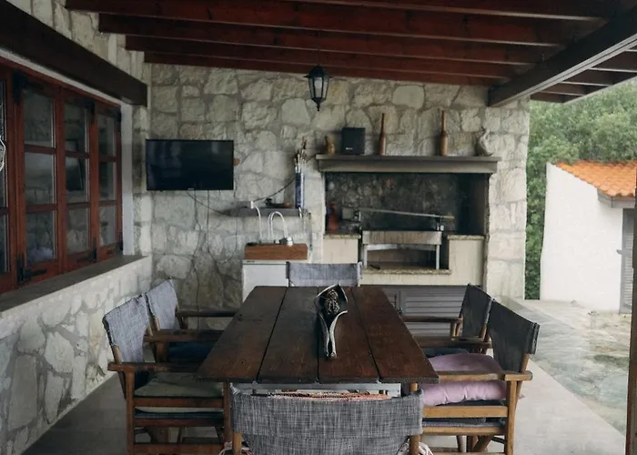 Koutsini Πάνω Ακουρδάλεια